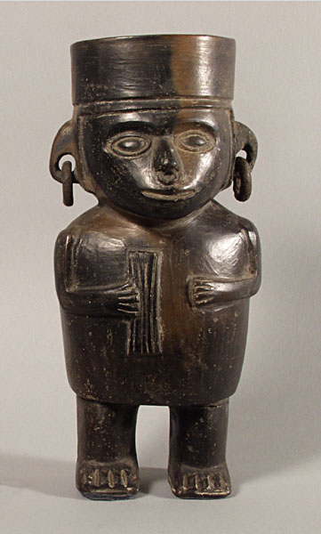 Standing figure. South America, Peru. 10th-12th century. h. 24.5 cm. UEA 405